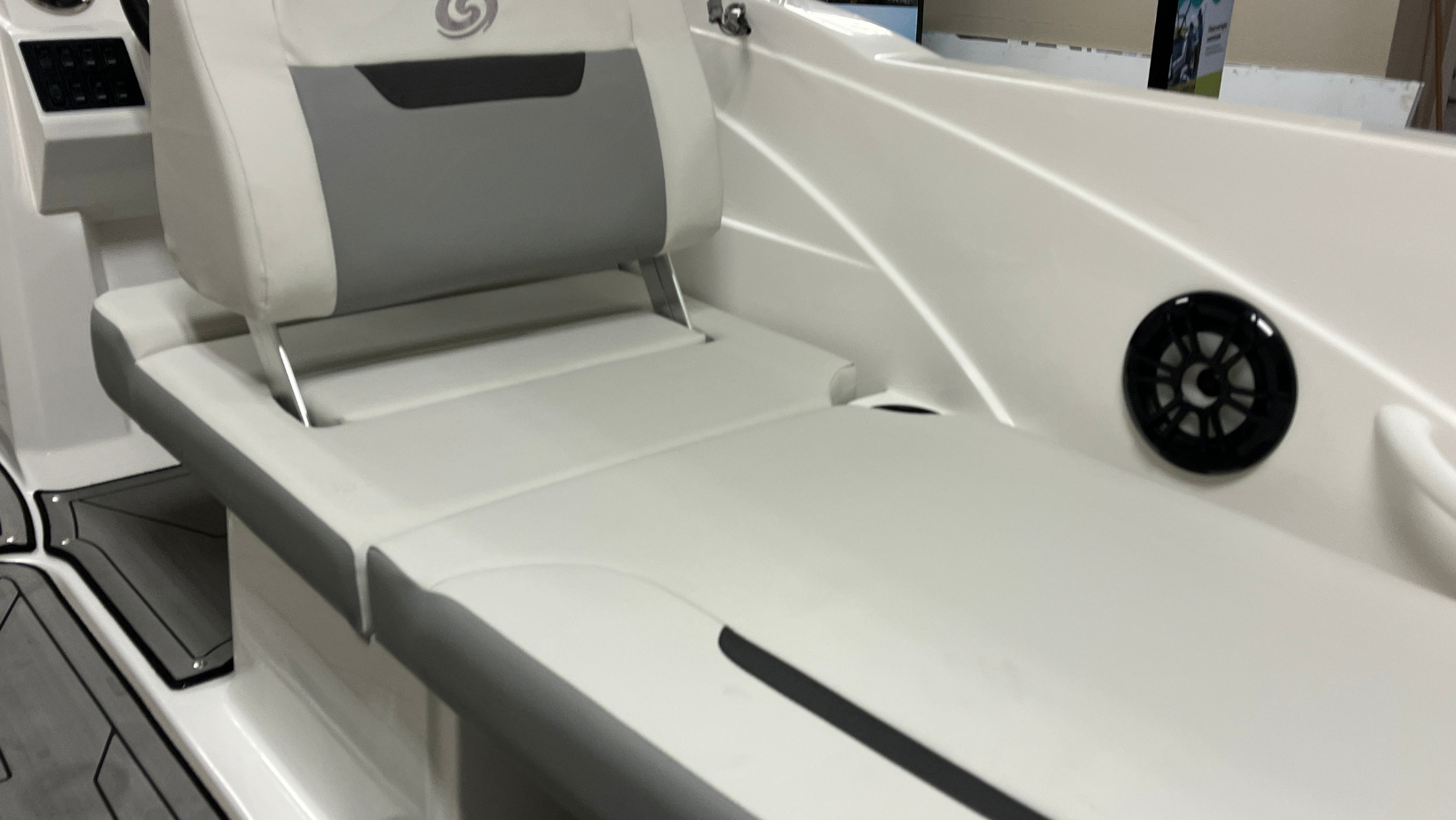 2023 Hurricane SunDeck Sport 205 OB Base - Photo 18